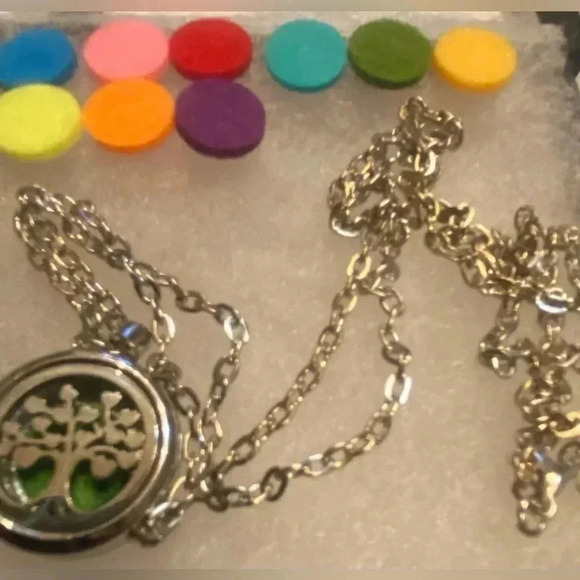 Tree of Life Perfume/Essential Oil Diffusion Stainless Steel Pendant Necklace. - Picture 12 of 12